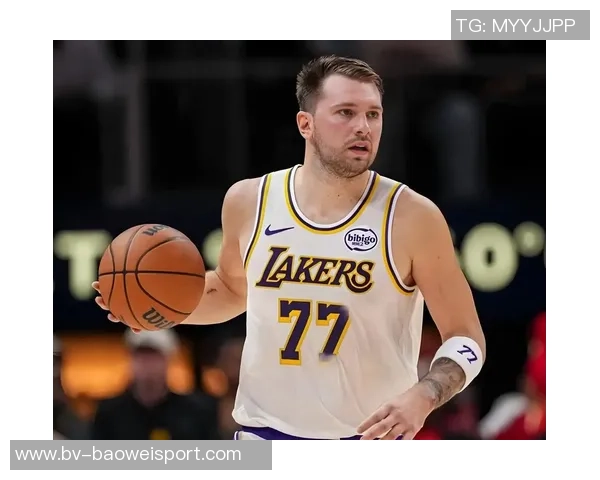 湖人半场领先独行侠东契奇表现出色艾顿状态低迷克里斯蒂贡献15分 湖人半场领先独行侠东契奇表现出色艾顿状态低迷克里斯蒂贡献15分