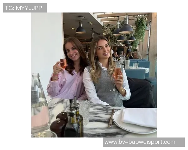 国米与拿波里激战正酣里奇女友现场直击卡里乌斯妻子线上精彩主持